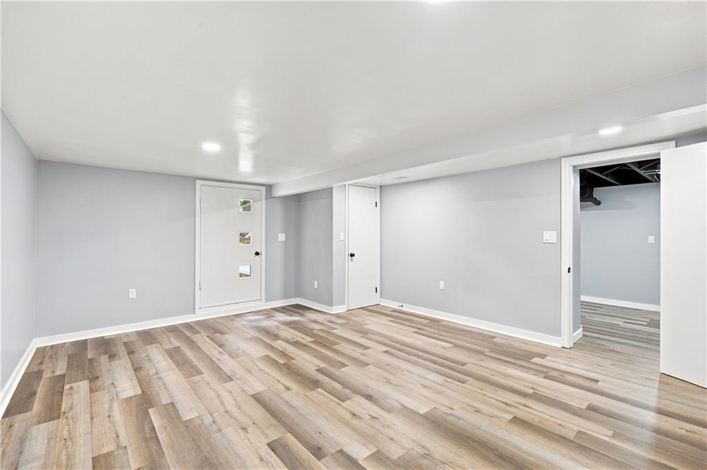 1347 S Hocker Avenue Property Photo 29