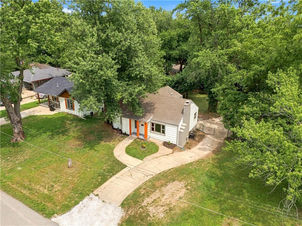 1347 S Hocker Avenue Property Photo 39