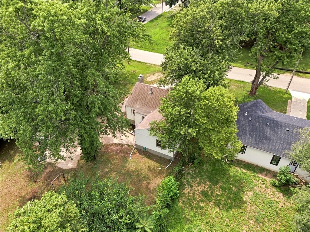 1347 S Hocker Avenue Property Photo 41