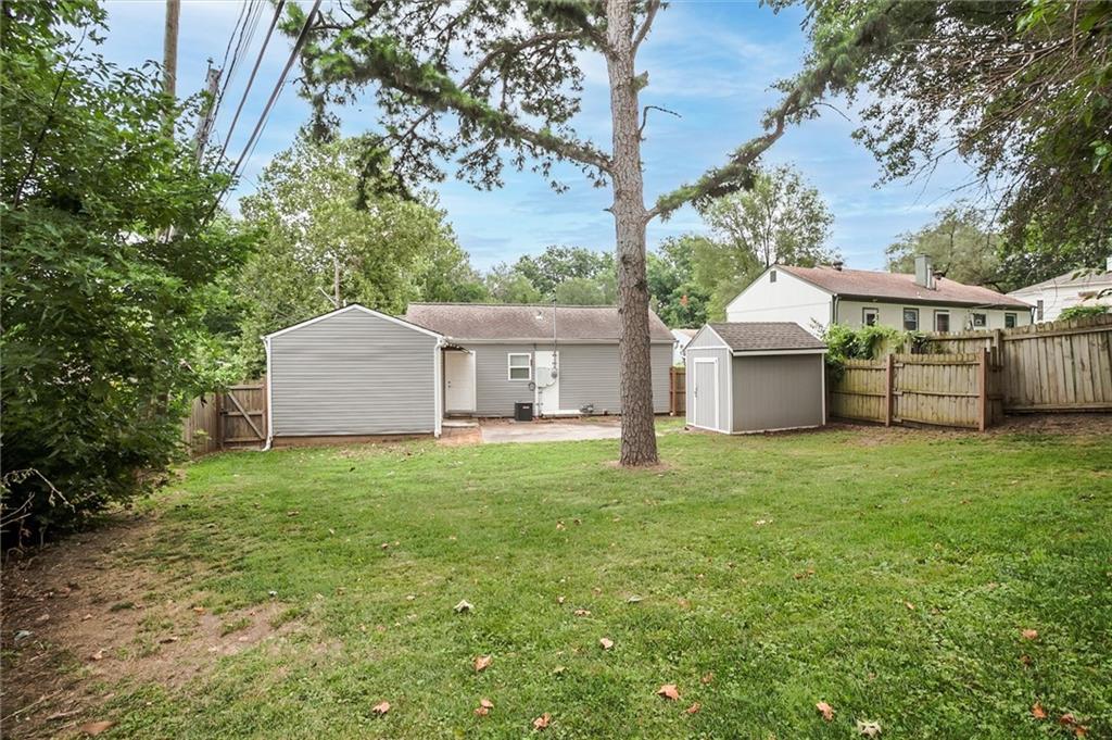 4552 N Locust Street Property Photo 4