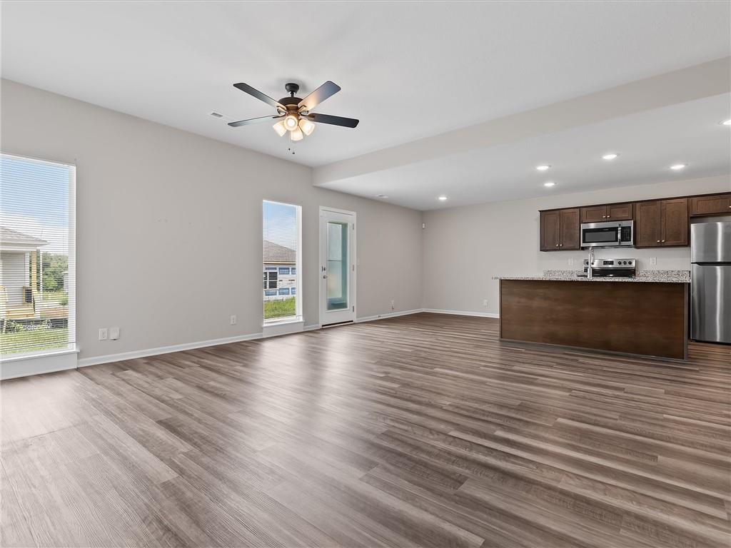 2104 Crestview Place Property Photo 7