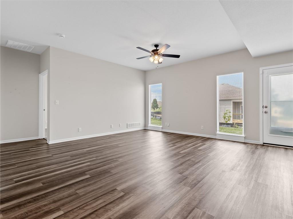 2104 Crestview Place Property Photo 8