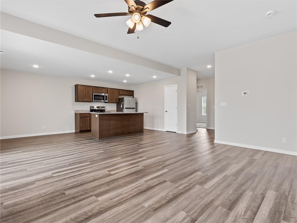 2104 Crestview Place Property Photo 9