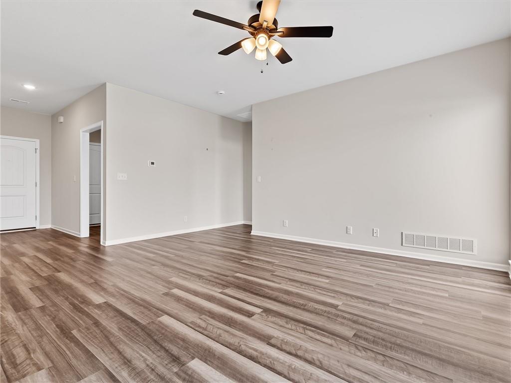 2104 Crestview Place Property Photo 10