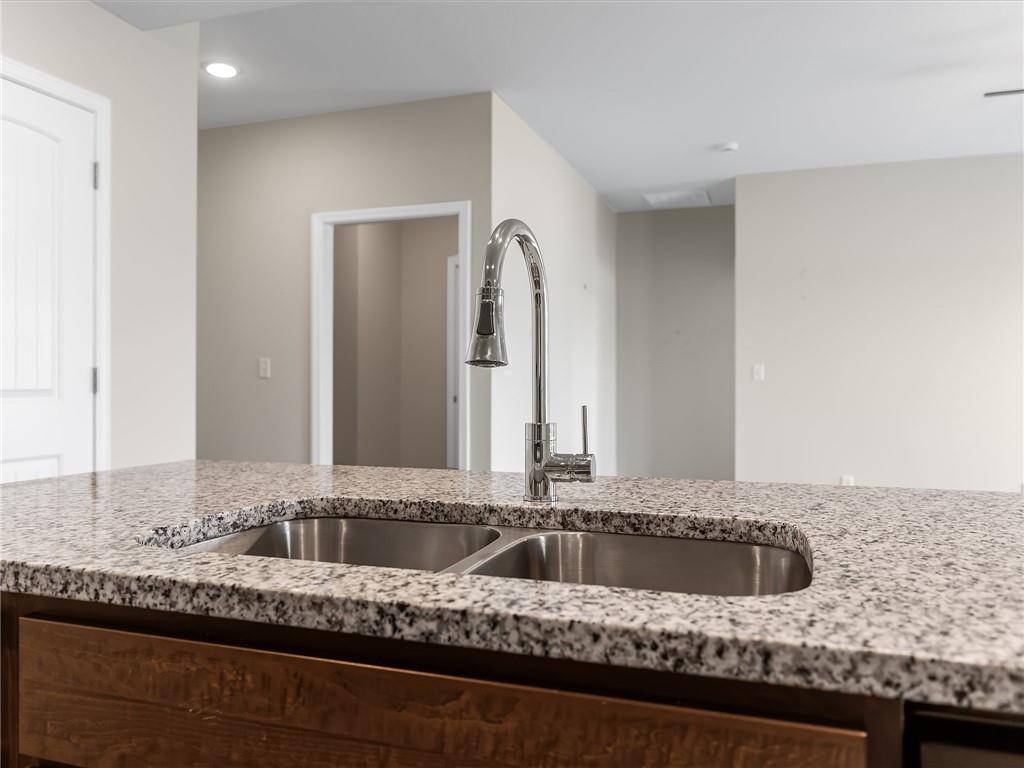 2104 Crestview Place Property Photo 17