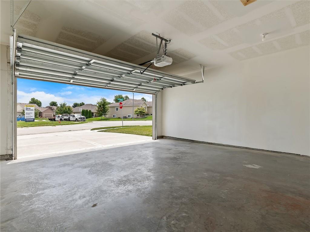 2104 Crestview Place Property Photo 32