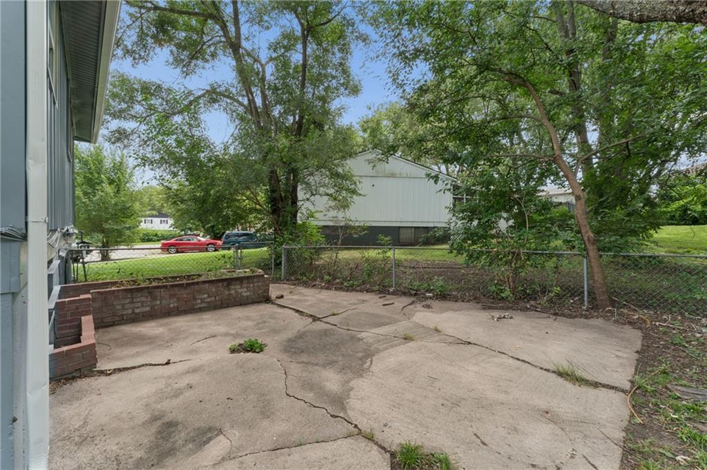 9505 Spring Valley Road Property Photo 4