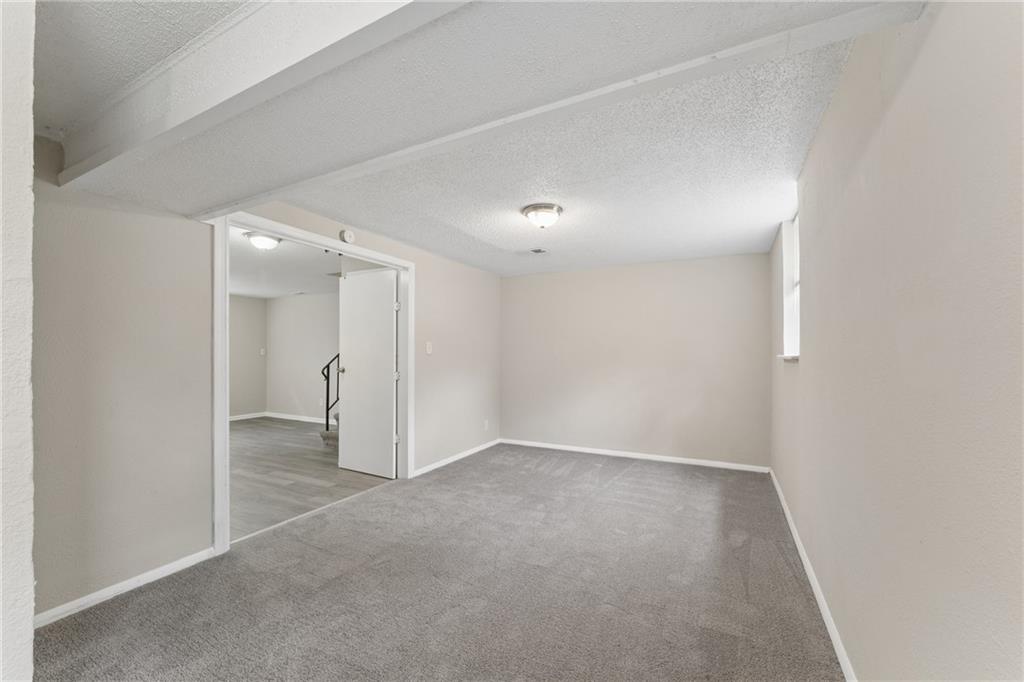 9505 Spring Valley Road Property Photo 11