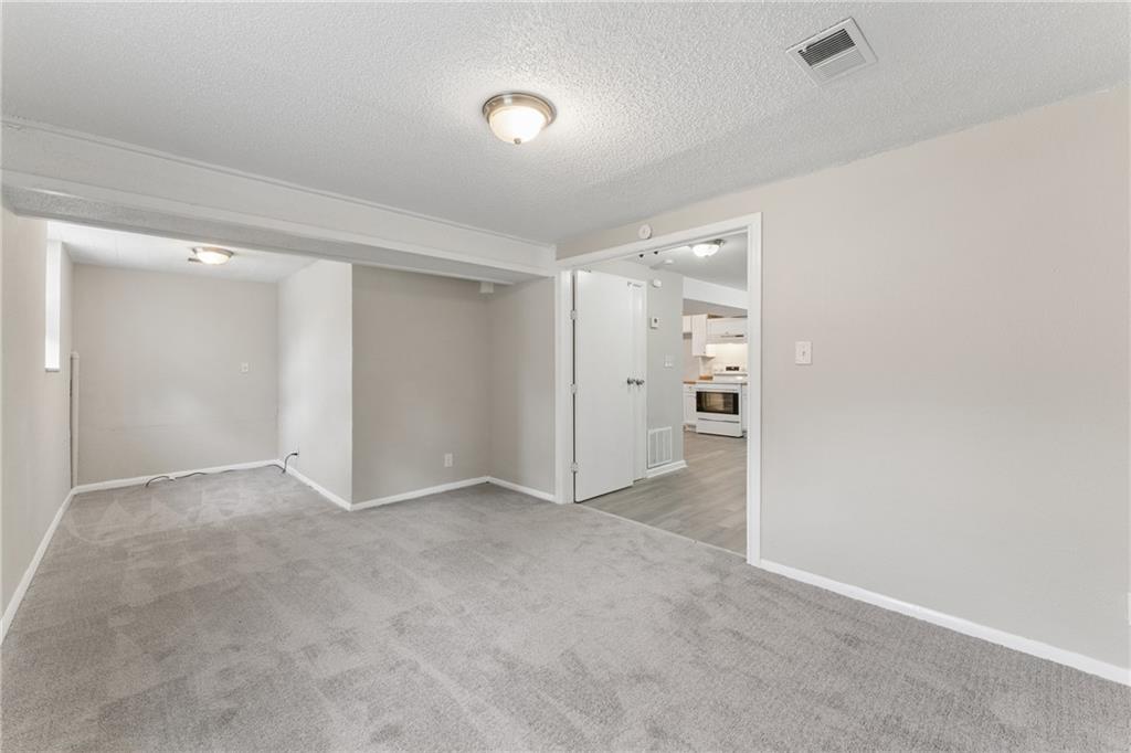 9505 Spring Valley Road Property Photo 12