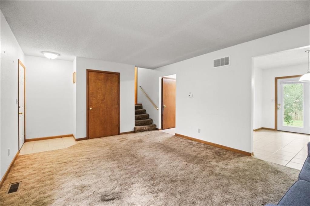 703 E Maple Street Property Photo 7