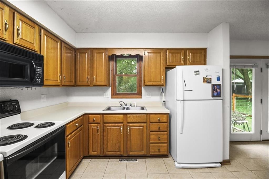 703 E Maple Street Property Photo 11