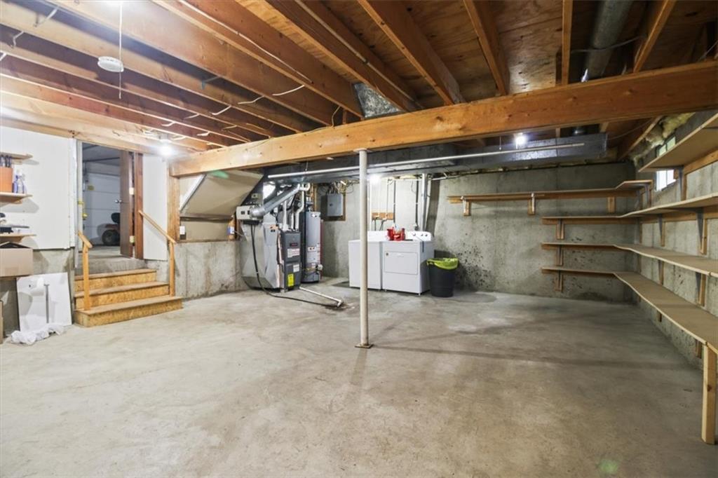 703 E Maple Street Property Photo 21