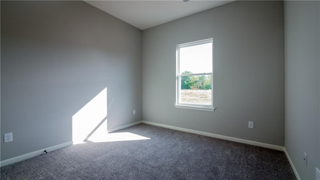 1307 Ne White Oaks Lane Property Photo 9
