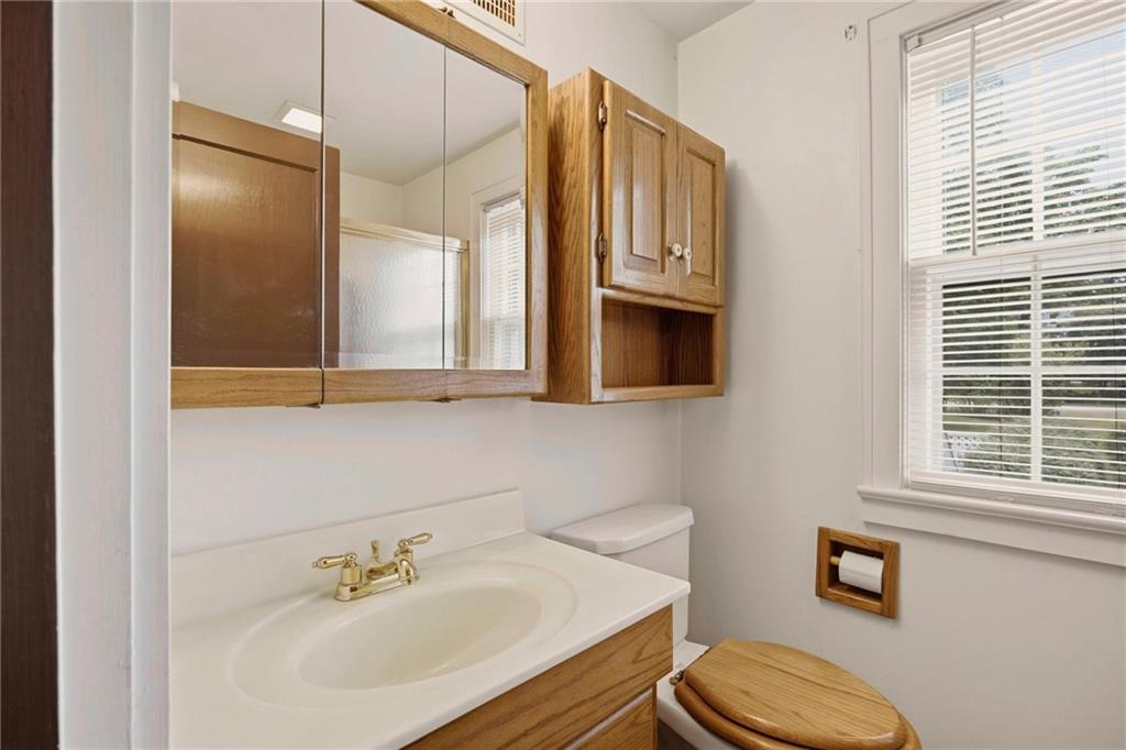1204 E Walnut Street Property Photo 23