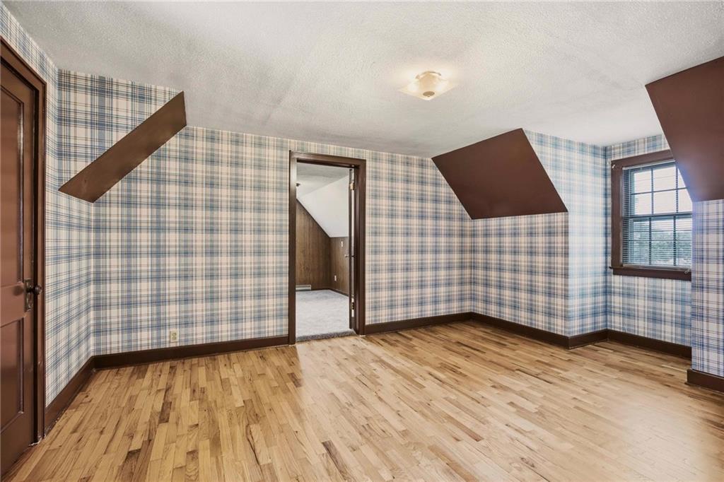 1204 E Walnut Street Property Photo 25