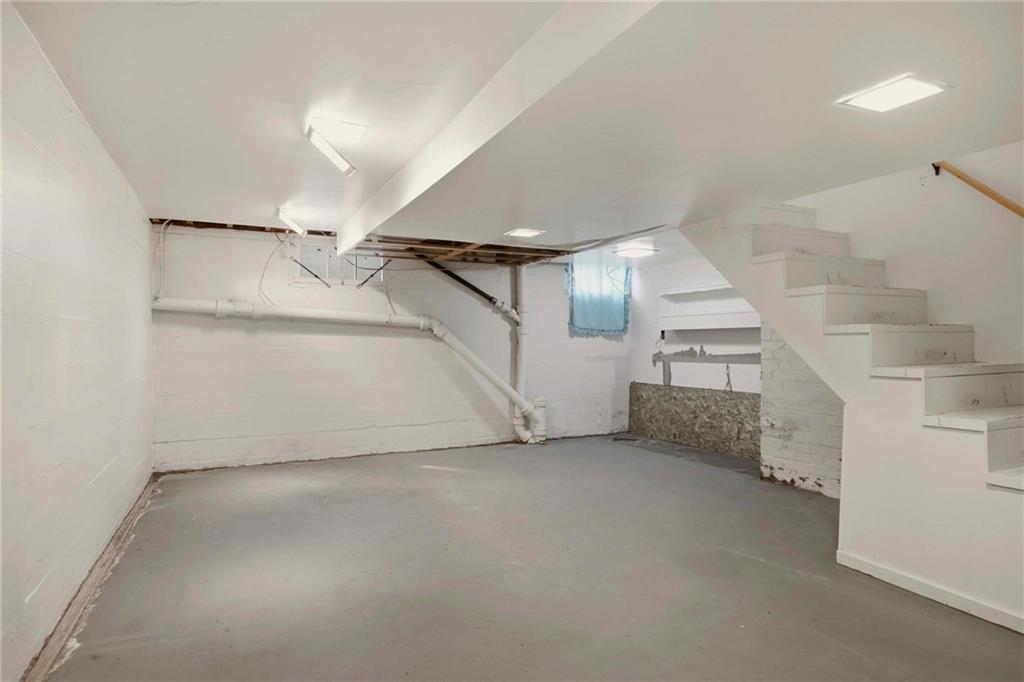 1204 E Walnut Street Property Photo 29