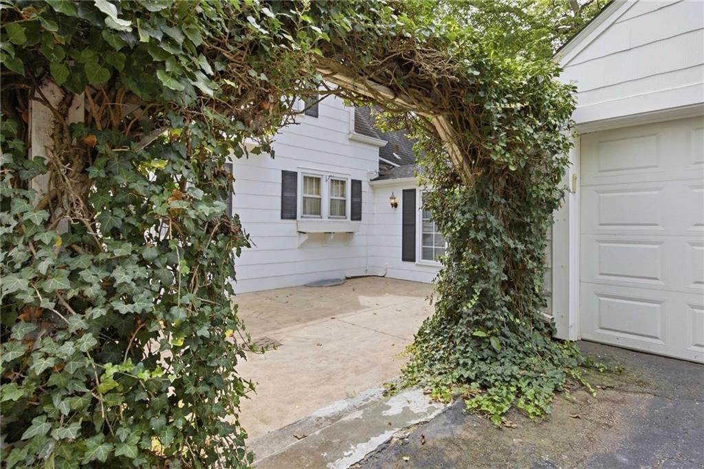 1204 E Walnut Street Property Photo 33