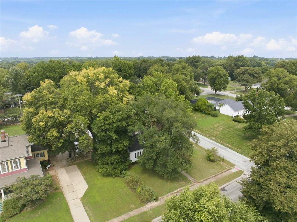 1204 E Walnut Street Property Photo 34