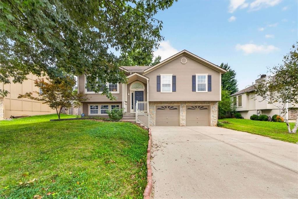 524 NE Topaz Drive