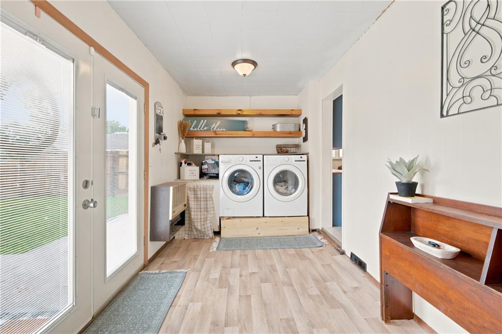 211 W 11th Street Property Photo 15