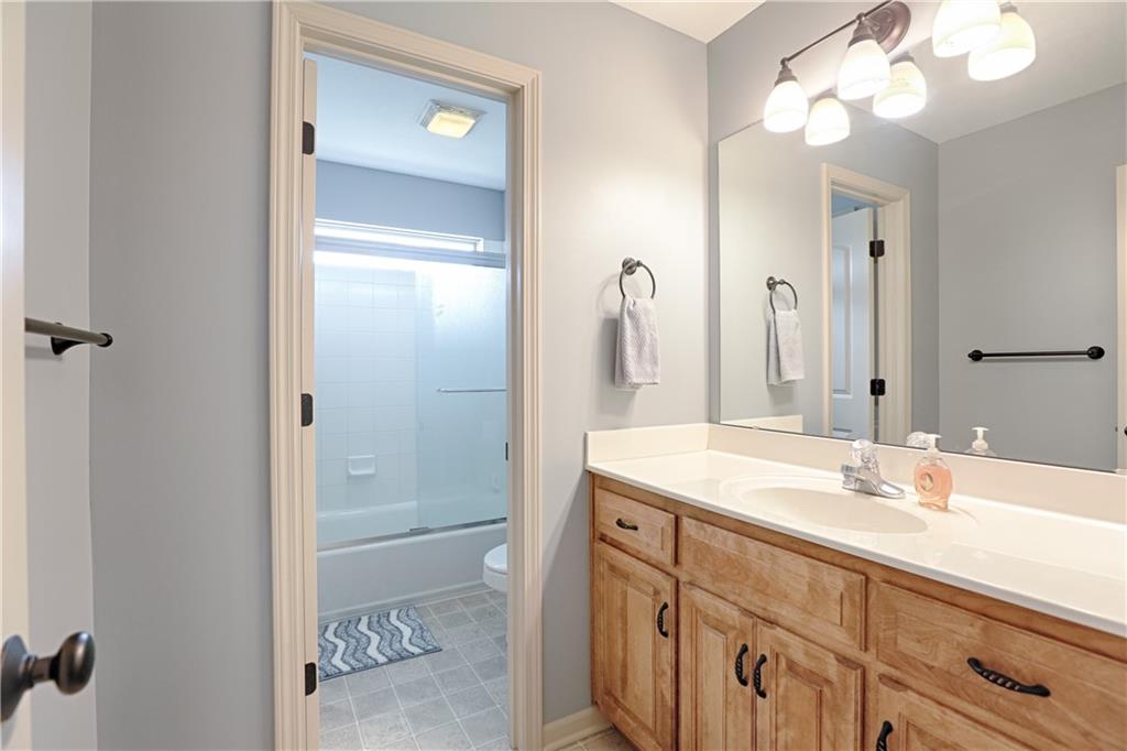 2297 W Cothrell Street Property Photo 29