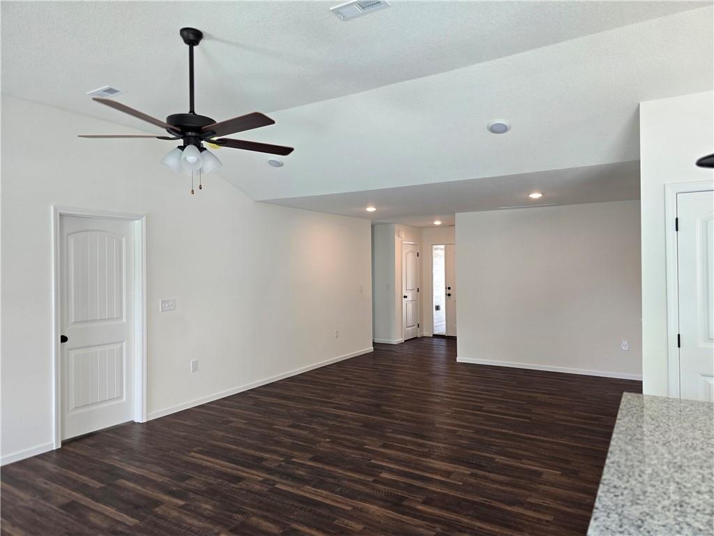 1602 Bluestem Drive Property Photo 20