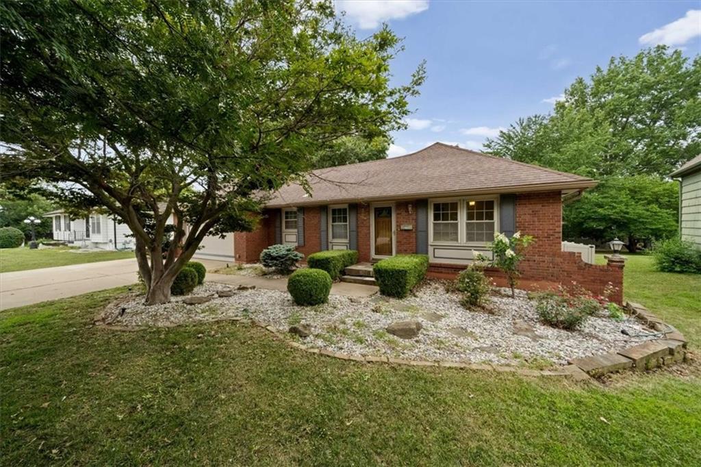 3826 S Summit Ridge Drive Property Photo 5