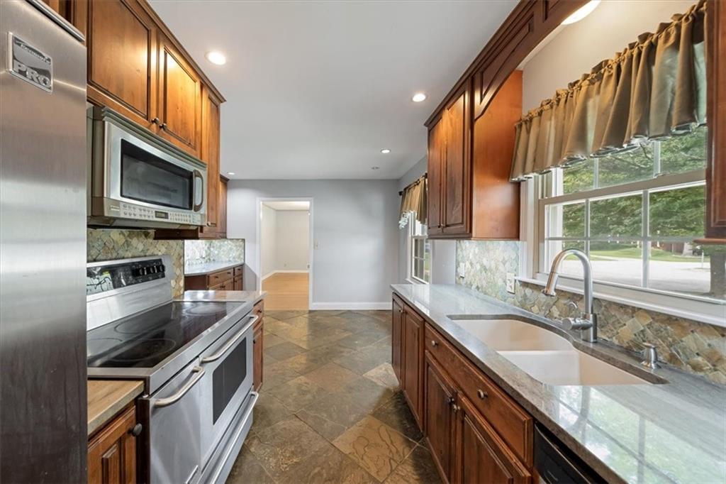 3826 S Summit Ridge Drive Property Photo 8