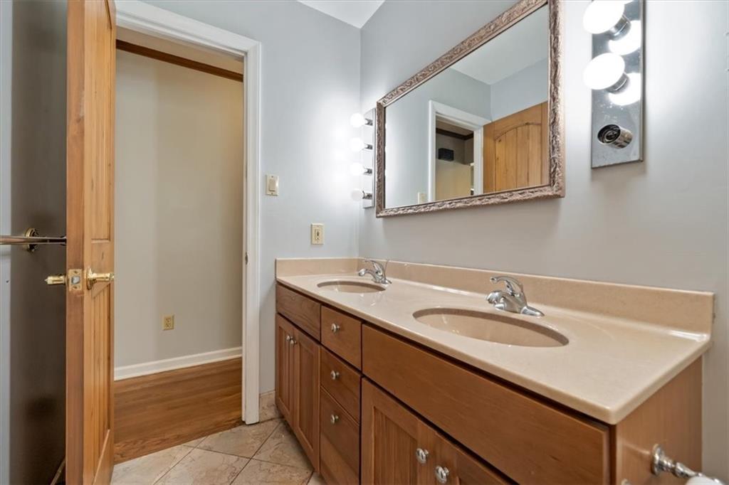 3826 S Summit Ridge Drive Property Photo 19