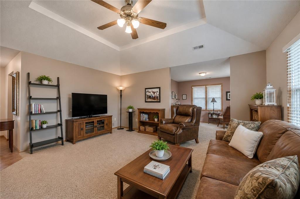 3916 Stetson Drive Property Photo 4