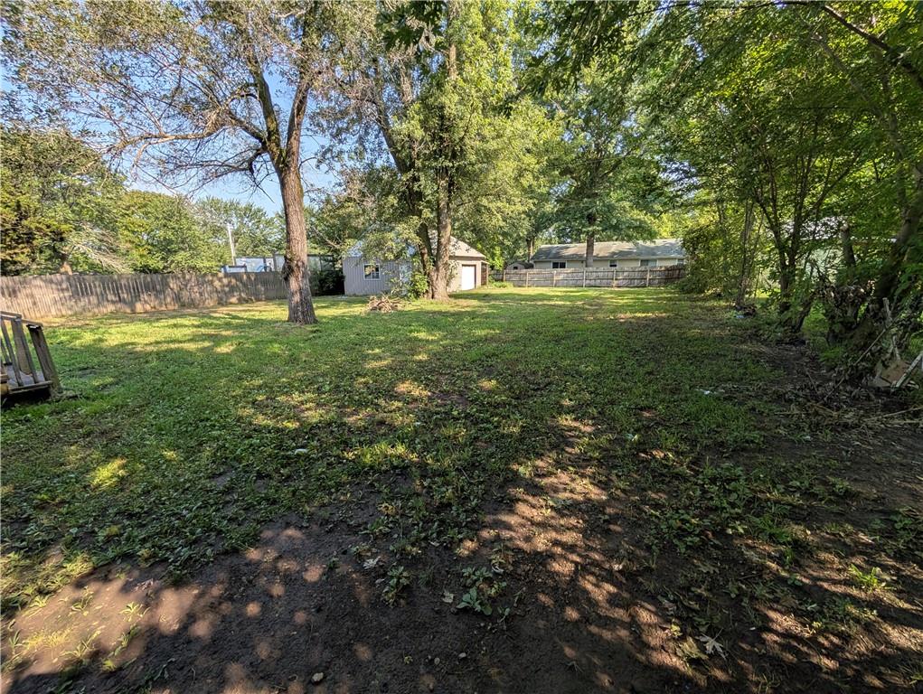 210 W 19th Street Property Photo 33
