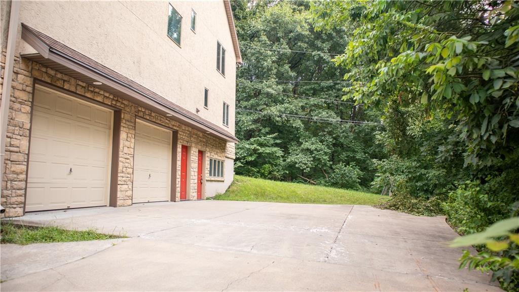 7307 Oliver Circle Property Photo 4