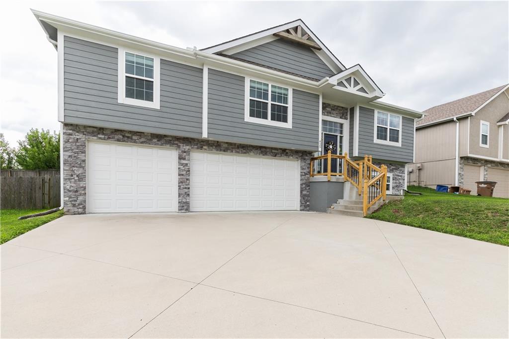 425 Spring Branch Drive Property Photo 2