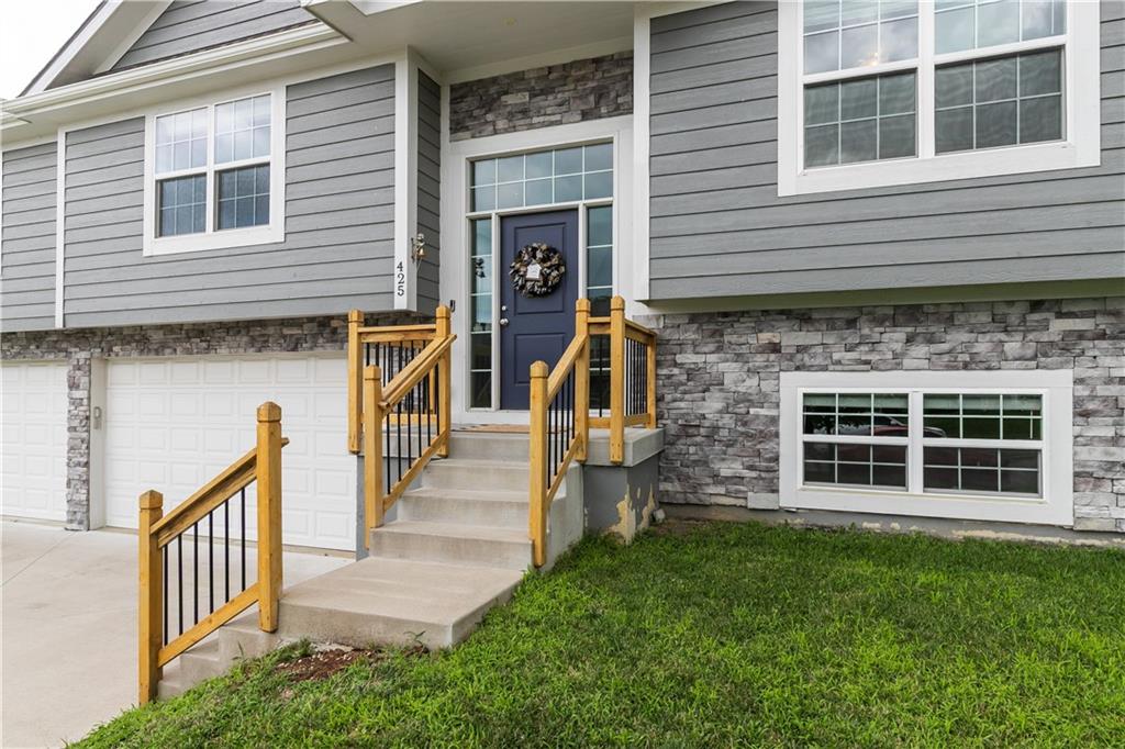 425 Spring Branch Drive Property Photo 3