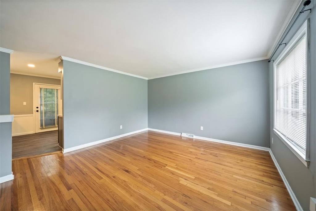 9934 England Drive Property Photo 4