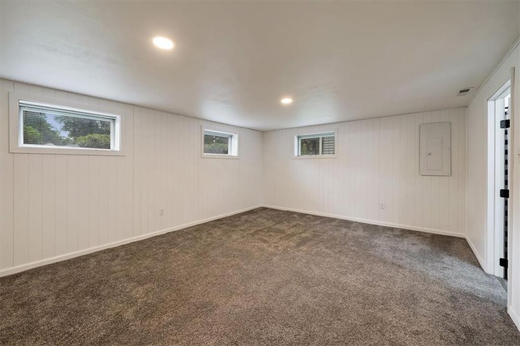9934 England Drive Property Photo 23