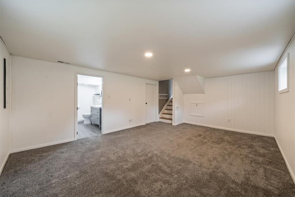 9934 England Drive Property Photo 25