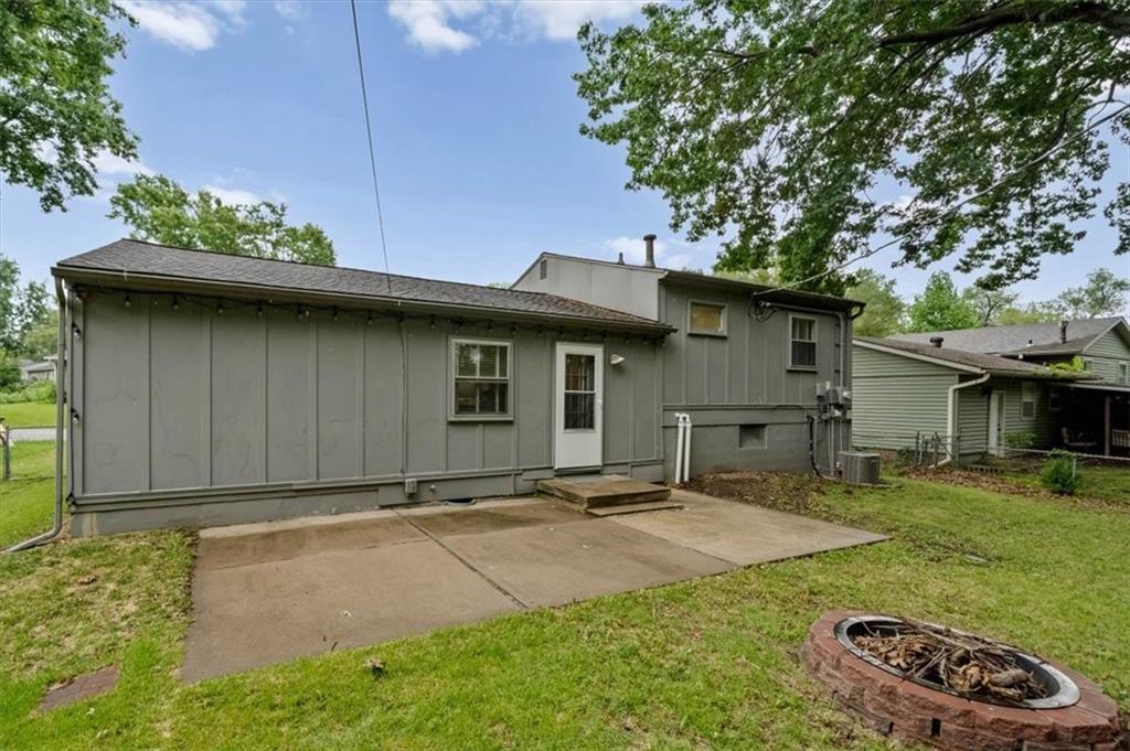 9934 England Drive Property Photo 29