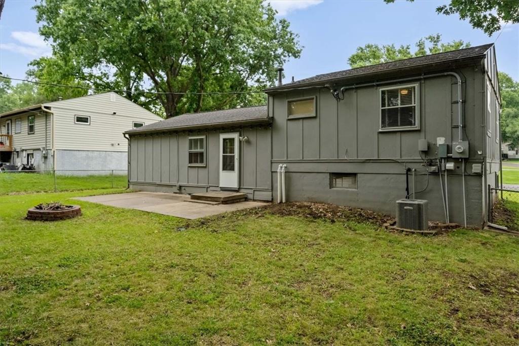 9934 England Drive Property Photo 31