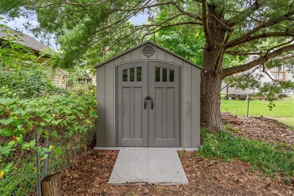 9934 England Drive Property Photo 32