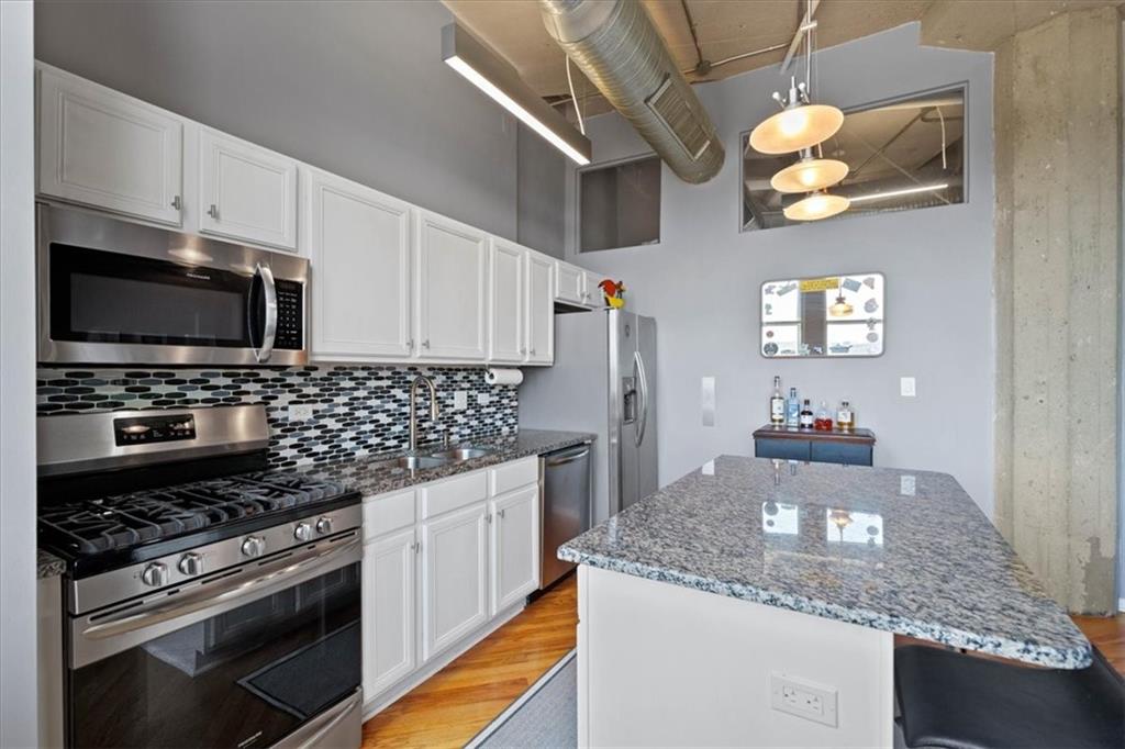 2107 Grand Boulevard Property Photo 12