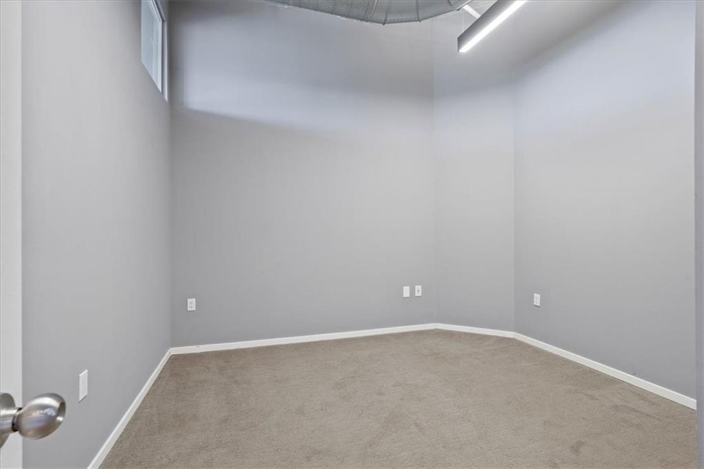2107 Grand Boulevard Property Photo 22