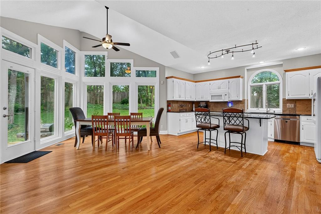 7560 Eicher Drive Property Photo 10