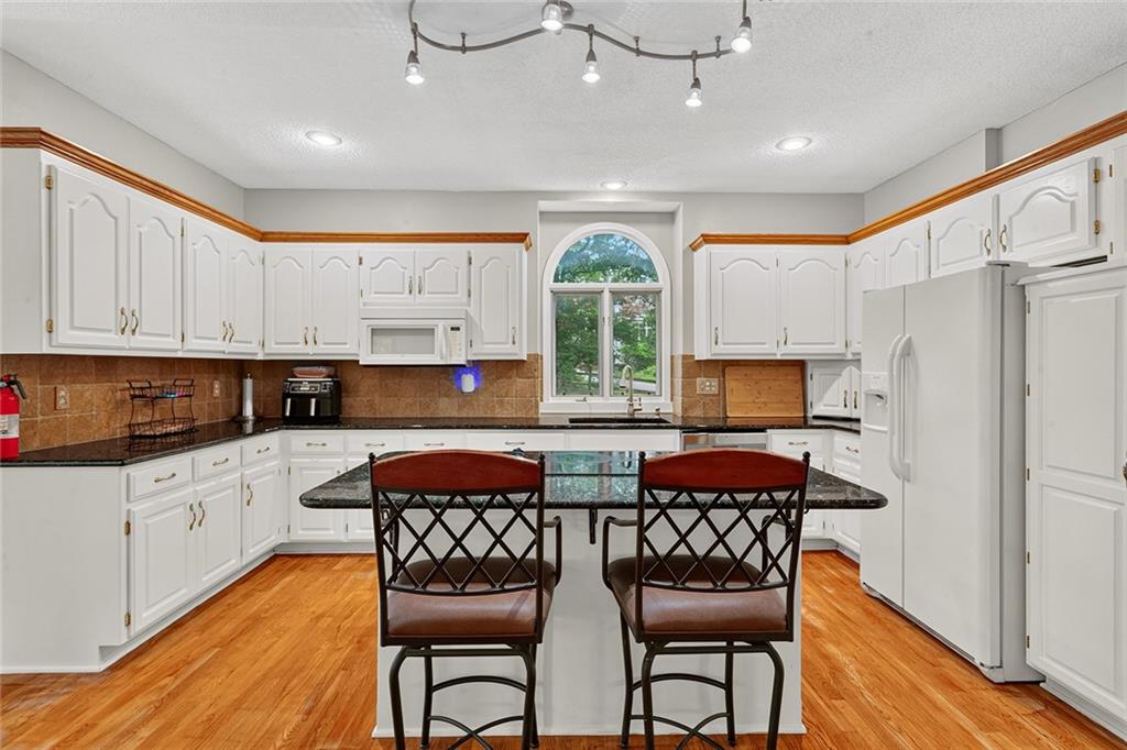 7560 Eicher Drive Property Photo 11