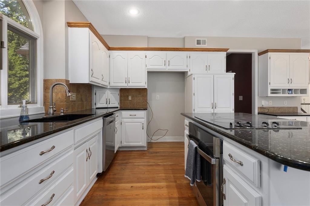 7560 Eicher Drive Property Photo 19