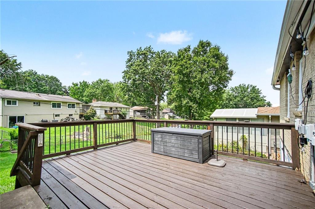 8812 N Oak Trafficway Property Photo 26