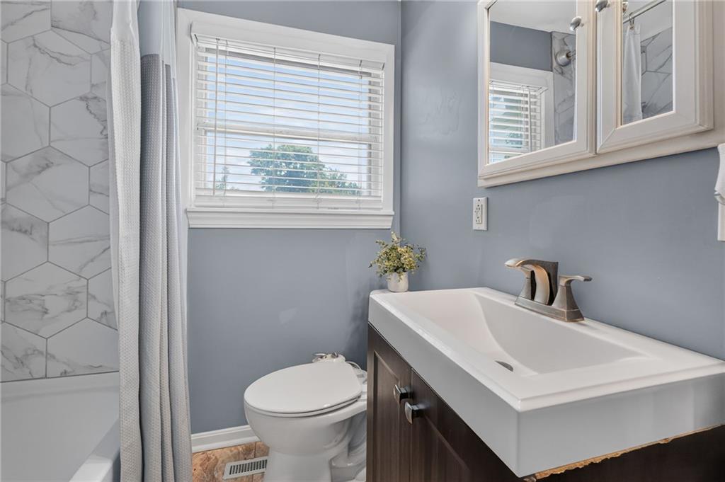 3140 S 46th Terrace Property Photo 12