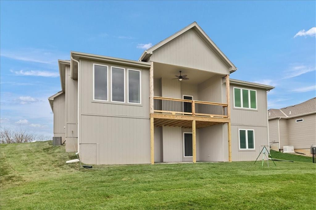 17507 Grey Hawke Ridge Property Photo 4