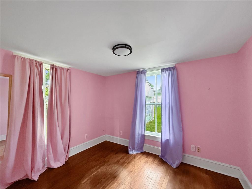 310 W 23rd Street Property Photo 6
