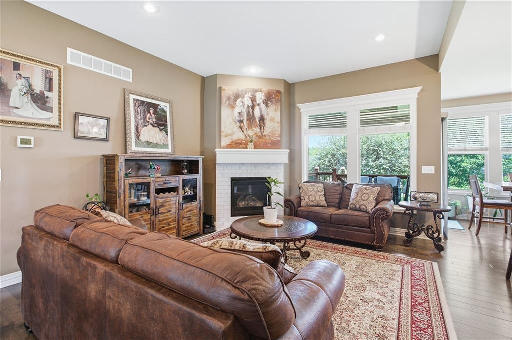 1904 Red Bud Court Property Photo 6